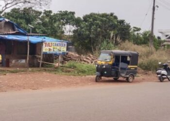 ಮುಡಿಪು: ಹೋಟೆಲ್ ನಲ್ಲಿ ದನದ ಮಾಂಸದ ಬಿರಿಯಾನಿ ಇರುವ ಬಗ್ಗೆ ವೀಡಿಯೋ ಹರಿ ಬಿಟ್ಟ ಆರೋಪ :; ಪೊಲೀಸರು ಮತ್ತು ಹಿಂ.ಜಾ.ವೇ. ಕಾರ್ಯಕರ್ತರಿಂದ ದಾಳಿ : ಓರ್ವ ವಶಕ್ಕೆ