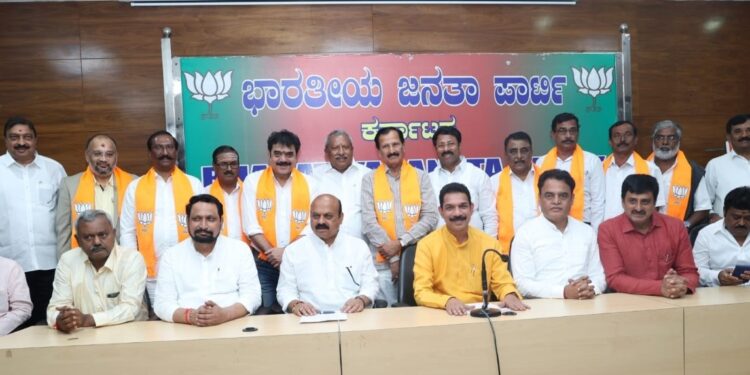ಮಾಜಿ ಸಂಸದ ಮುದ್ದಹನುಮೇಗೌಡ, ಚಿತ್ರನಟ ಶಶಿಕುಮಾರ್ ಸಹಿತ ಹಲವರು ಬಿಜೆಪಿ ಸೇರ್ಪಡೆ