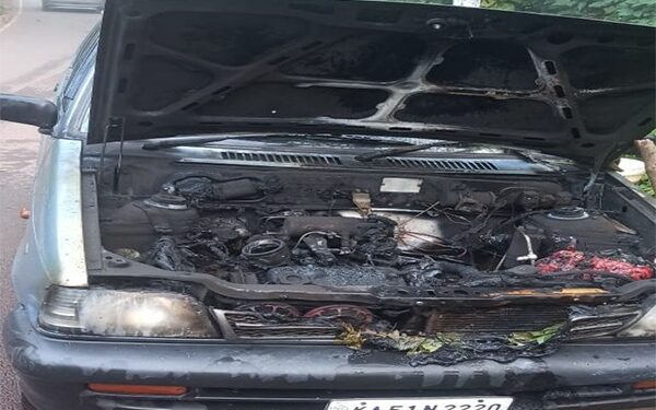 ಸುಳ್ಯ: ಚಲಿಸುತ್ತಿದ್ದ ವೇಳೆ ಹೊತ್ತಿ ಉರಿದ ಕಾರು : ಚಾಲಕ ಅಪಾಯದಿಂದ ಪಾರು