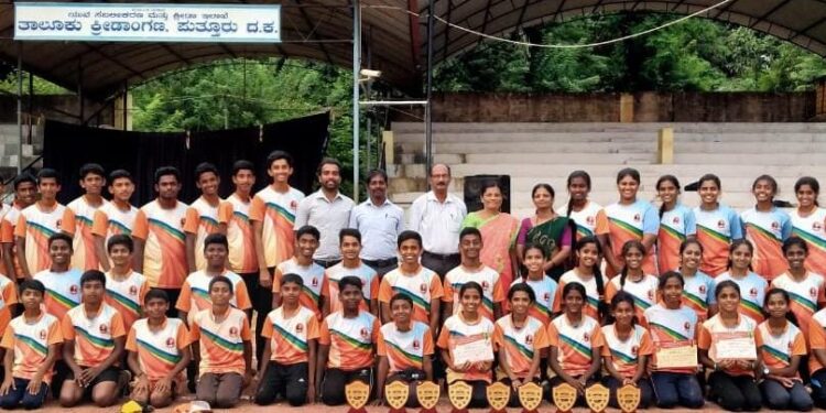 ಪುತ್ತೂರು ನಗರ ವಲಯ ಮಟ್ಟದ ಕ್ರೀಡಾಕೂಟದಲ್ಲಿ ತೆಂಕಿಲ, ವಿವೇಕಾನಂದ ಆಂಗ್ಲ ಮಾಧ್ಯಮ ಶಾಲೆಗೆ ಸಮಗ್ರ ಪ್ರಶಸ್ತಿ