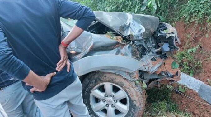 ಕಡಬ: ನಿಯಂತ್ರಣ ತಪ್ಪಿ ವಿದ್ಯುತ್ ಕಂಬಕ್ಕೆ ಕಾರು ಡಿಕ್ಕಿ : ಐವರಿಗೆ ಗಾಯ