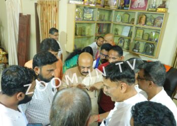 ಕಾರಿಂಜ ಕ್ಷೇತ್ರದ ಸುತ್ತಮುತ್ತ ನಡೆಯುತ್ತಿರುವ ಅಕ್ರಮ ಗಣಿಗಾರಿಕೆ ವಿಚಾರ : ಸಿ.ಎಂ. ಬೊಮ್ಮಾಯಿ ರನ್ನು ಭೇಟಿಯಾದ ಹಿಂ.ಜಾ.ವೇ. ಪ್ರಮುಖರು