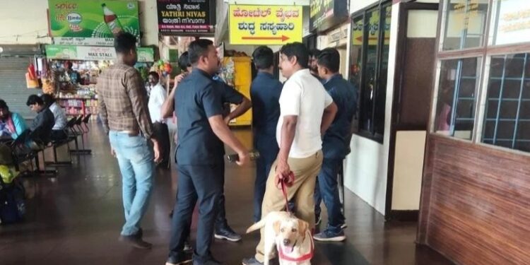 ಮಂಗಳೂರು: ಬಸ್ ನಿಲ್ದಾಣದಲ್ಲಿ ಆತಂಕಕ್ಕೆ ಕಾರಣವಾದ ಬ್ಯಾಗ್..!!