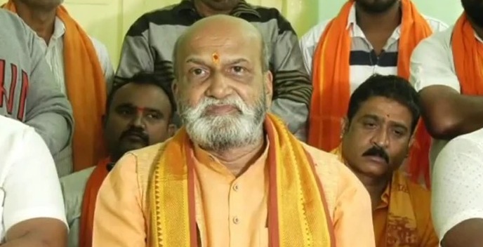 ಈ ಬಾರಿಯ ಚುನಾವಣೆಯಲ್ಲಿ ಸ್ವತಂತ್ರವಾಗಿ ಸ್ಪರ್ಧೆ ಮಾಡ್ತೇನೆ ; 25 ಹಿಂದೂವಾದಿಗಳು ಈ ಬಾರಿ ಕಣಕ್ಕೆ ಇಳಿಯುತ್ತಿದ್ದೇವೆ – ಪ್ರಮೋದ್ ಮುತಾಲಿಕ್