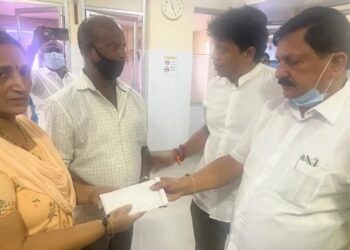 ಮಂಗಳೂರು: ಬ್ಲಾಸ್ಟ್ ನಲ್ಲಿ ಗಾಯಗೊಂಡಿದ್ದ ಆಟೋಚಾಲಕನಿಗೆ ಗೃಹಸಚಿವರಿಂದ ಹಣಕಾಸಿನ ನೆರವು