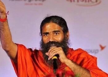 ‘ಮಹಿಳೆಯರು ಬಟ್ಟೆ ಧರಿಸದಿದ್ದರೂ ಚೆನ್ನಾಗೇ ಕಾಣುತ್ತಾರೆ’..!! ವಿವಾದಾತ್ಮಕ ಹೇಳಿಕೆ ನೀಡಿ ಮತ್ತೆ ಟ್ರೋಲ್ ಆದ ಬಾಬಾ ರಾಮದೇವ್