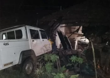 ಬಂಟ್ವಾಳ: ಕಾರು –ಪಿಕಪ್‌ ನಡುವೆ ಡಿಕ್ಕಿ : ಮನೆಗೆ ಹಾನಿ