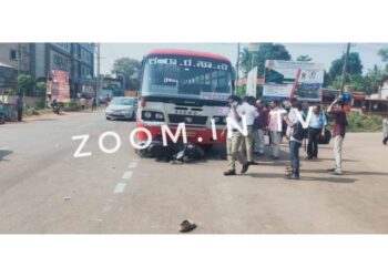 ನೆಹರುನಗರ: ಕೆ.ಎಸ್. ಆರ್.ಟಿ.ಸಿ ಬಸ್ ಮತ್ತು ಸ್ಕೂಟರ್ ನಡುವೆ ಡಿಕ್ಕಿ : ಇಬ್ಬರಿಗೆ ಗಾಯ..!!