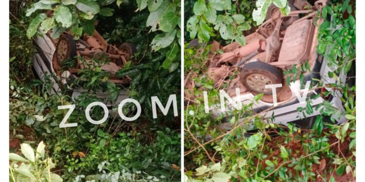 ವಿಟ್ಲ: ನಿಯಂತ್ರಣ ತಪ್ಪಿ ಓಮ್ನಿ ಕಾರು ಪಲ್ಟಿ : ಚಾಲಕನಿಗೆ ಗಾಯ..!!!