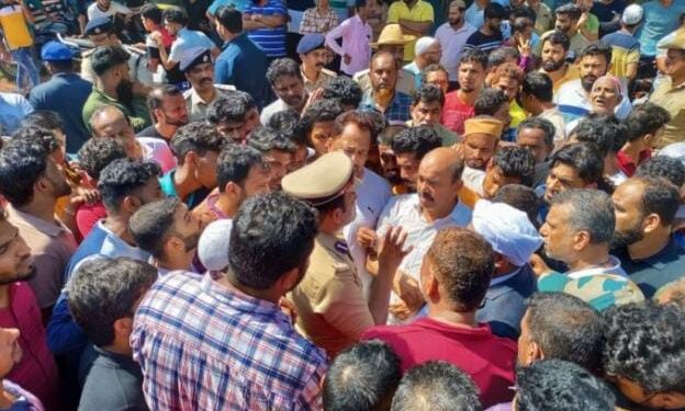 ಜಲೀಲ್ ಮೃತದೇಹವಿದ್ದ ಆಂಬ್ಯುಲೆನ್ಸ್ ತಡೆದು ಆಕ್ರೋಶ, ಪ್ರತಿಭಟನೆ : ಸ್ಥಳಕ್ಕೆ ಕಮಿಷನರ್ ಭೇಟಿ