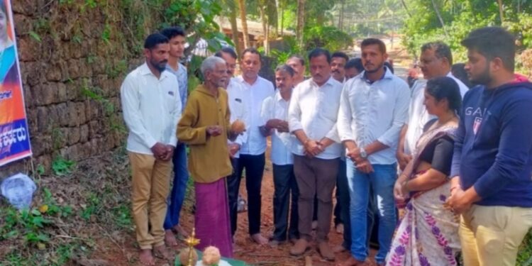 ಚಂದಳಿಕೆ: ರಸ್ತೆ ಅಭಿವೃದ್ಧಿ ಕಾಮಗಾರಿಗೆ ಗುದ್ದಲಿ ಪೂಜೆ