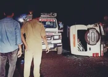 ಬೆಳ್ತಂಗಡಿ: ಆಂಬ್ಯುಲೆನ್ಸ್ ವಾಹನ ಪಲ್ಟಿ: ವೈದ್ಯ ಸಹಿತ ಮೂವರಿಗೆ ಗಾಯ