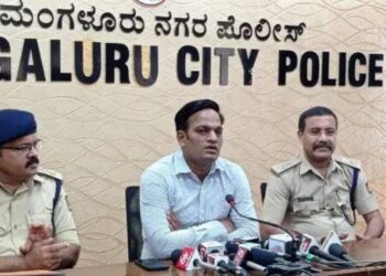 ಮಂಗಳೂರು: ಪಂಪ್ವೆಲ್ ನಲ್ಲಿ ನೋಟಿನ ಬಂಡಲ್ ಪತ್ತೆ ವಿಚಾರ : ಪೊಲೀಸ್ ಆಯುಕ್ತರಿಂದ ಮಾಹಿತಿ