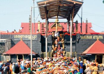 ಶಬರಿಮಲೆಯಲ್ಲಿ ಭಕ್ತ ಸಾಗರ: ಒಂದೇ ದಿನ ಲಕ್ಷಕ್ಕೂ ಹೆಚ್ಚು ಮಂದಿ ಭೇಟಿ