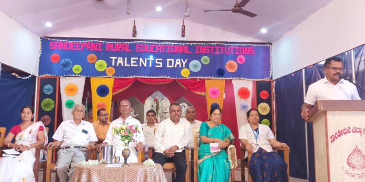 ಸಾಂದೀಪನಿ ಗ್ರಾಮೀಣ ವಿದ್ಯಾಸಂಸ್ಥೆಯಲ್ಲಿ ಪ್ರತಿಭಾ ದಿನಾಚರಣೆ