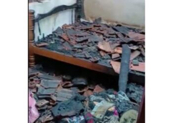 ಆಕಸ್ಮಿಕವಾಗಿ ಮನೆಗೆ ಬೆಂಕಿ: ಲಕ್ಷಾಂತರ ರೂ. ನಷ್ಟ..!!