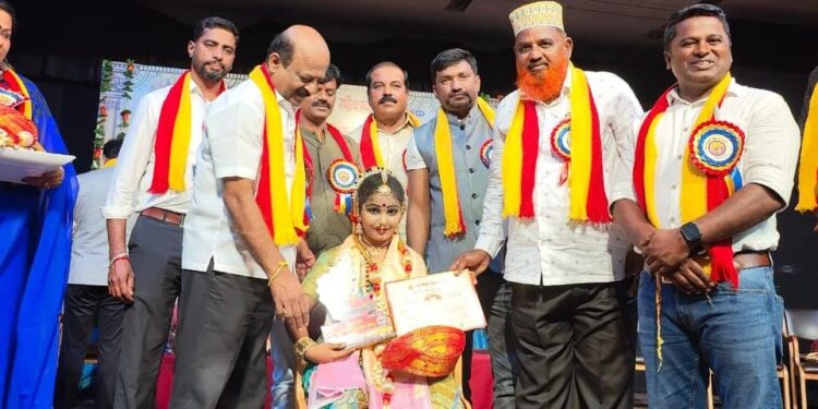 ಲಾಲಿತ್ಯ ಕುಮಾರ್ ಬೇಲೂರು ರವರಿಗೆ ‘ವಿಶ್ವ ಮಾನವ ಕನ್ನಡ ರಾಜ್ಯೋತ್ಸವ ಪ್ರಶಸ್ತಿ’