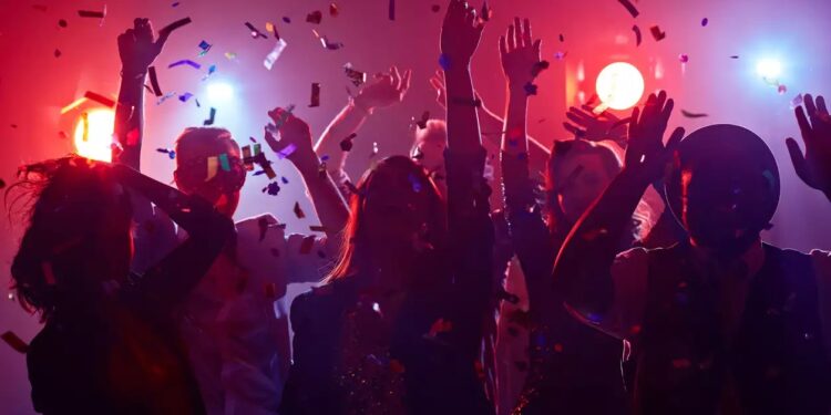 ನ್ಯೂ ಇಯರ್ ಸೆಲೆಬ್ರೇಶನ್ : 12.30ಕ್ಕೆ ರೆಸ್ಟೋರೆಂಟ್, ಮಾಲ್, ಕೆಫೆ ಕ್ಲೋಸ್ – ಕಮಿಷನರ್ ಆದೇಶ