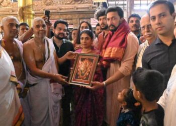 ಕಟೀಲು ಶ್ರೀ ದುರ್ಗಾಪರಮೇಶ್ವರಿ ದೇವಸ್ಥಾನಕ್ಕೆ ನಟ ಕಿಚ್ಚ ಸುದೀಪ್ ದಂಪತಿ ಭೇಟಿ