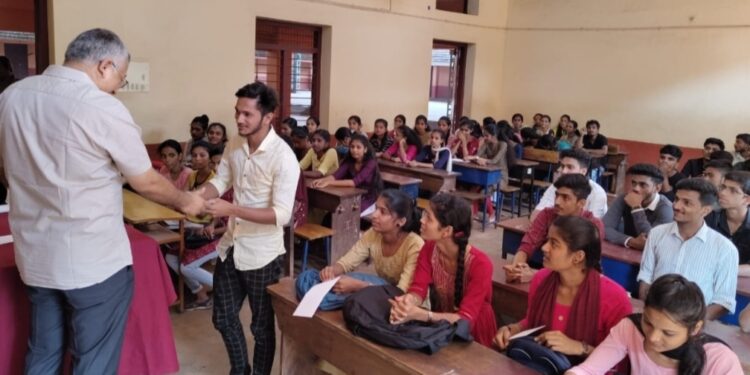 ಸುಪ್ರಜಿತ್ ಫೌಂಡೇಶನ್ ವತಿಯಿಂದ 15.30 ಲಕ್ಷ ವಿದ್ಯಾರ್ಥಿ ವೇತನ ವಿತರಣೆ