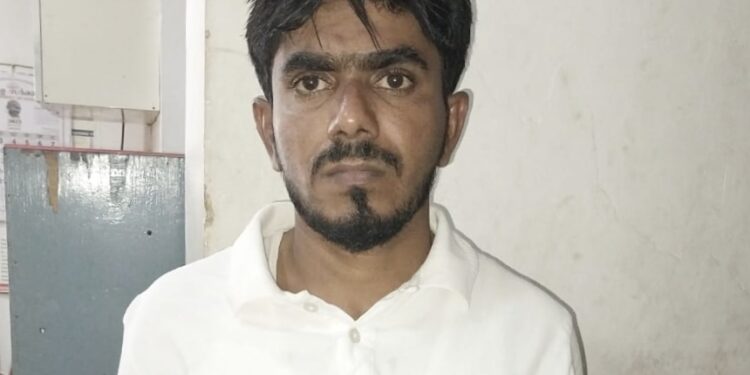 ನ್ಯಾಯಾಲಯಕ್ಕೆ ಹಾಜರಾಗದೆ ತಲೆಮರೆಸಿಕೊಂಡಿದ್ದ ಆರೋಪಿ : ಕಾಸರಗೋಡಿನಲ್ಲಿ ಬಂಧಿಸಿದ ಪುತ್ತೂರು ಗ್ರಾಮಾಂತರ ಠಾಣಾ ಪೊಲೀಸರು