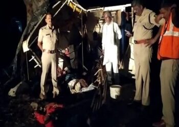 ಸವದತ್ತಿ ಯಲ್ಲಮ್ಮನ ದರ್ಶನಕ್ಕೆ ತೆರಳುತ್ತಿದ್ದ ವೇಳೆ ಅಪಘಾತ : 6 ಮಂದಿ ಮೃತ್ಯು..!!