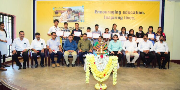 ಪುತ್ತೂರು: ಶ್ರೀರಾಮ್ ಫೈನಾನ್ಸ್ ಲಿ. ವತಿಯಿಂದ ವಿದ್ಯಾರ್ಥಿ ನಿಧಿ ವಿತರಣಾ ಕಾರ್ಯಕ್ರಮ