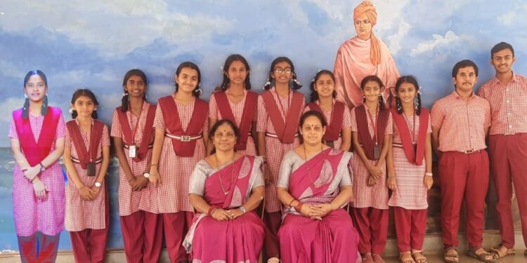 ವಿವೇಕಾನಂದ ಜಯಂತಿಯ ಪ್ರಯುಕ್ತ ವಿ.ವಿದ್ಯಾವರ್ಧಕ ಸಂಘದ ವತಿಯಿಂದ ನಡೆಸಲಾದ ವಿವಿಧ ಸ್ಪರ್ಧೆಗಳಲ್ಲಿ ವಿ. ಆಂಗ್ಲ ಮಾಧ್ಯಮ ಶಾಲಾ ವಿದ್ಯಾರ್ಥಿಗಳಿಗೆ ಮತ್ತು ಶಿಕ್ಷಕರಿಗೆ ಹಲವು ಬಹುಮಾನ