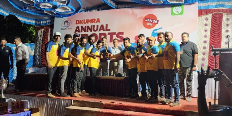 ಮೊಬೈಲ್ ರಿಟೇಲರ್ ಅಸೋಸಿಯೇಷನ್ ವಾರ್ಷಿಕ ಕ್ರೀಡಾಕೂಟ : ಪುತ್ತೂರು ಮುತ್ತು ತಂಡಕ್ಕೆ ಹಗ್ಗ ಜಗ್ಗಾಟದಲ್ಲಿ ದ್ವಿತೀಯ ಡಿಕೋಮ್ರಾ ಟ್ರೋಫಿ