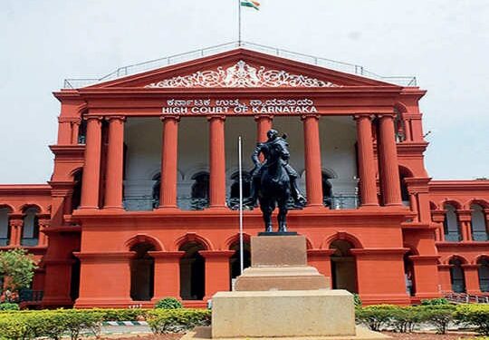 ಖಾಸಗಿ ಶಾಲೆಗಳ ಶುಲ್ಕ ನಿಗದಿಪಡಿಸೋ ಅಧಿಕಾರ ಸರ್ಕಾರಕ್ಕೆ ಇಲ್ಲ- ಹೈಕೋರ್ಟ್ ಆದೇಶ