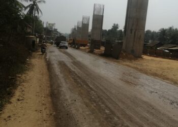 ಕಲ್ಲಡ್ಕ: ಧೂಳುಮಯ ರಸ್ತೆಗೆ ನೀರು : ವಾಹನ ಸವಾರರಿಗೆ ಸಂಕಷ್ಟ ; ಒಂದೇ ದಿನ 7 ಬೈಕ್ ಸ್ಕಿಡ್..!!