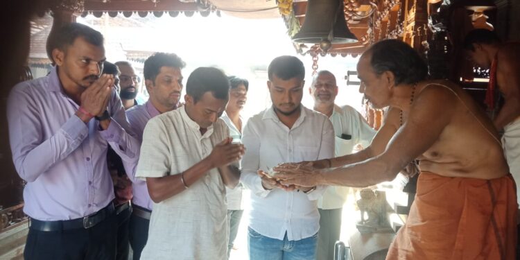 ಪುತ್ತೂರು: ಅರುಣ್ ಕುಮಾರ್ ಪುತ್ತಿಲ ಅಭಿಮಾನಿಗಳಿಂದ ಶ್ರೀ ಮಹಾಲಿಂಗೇಶ್ವರ ದೇವಸ್ಥಾನದಲ್ಲಿ ವಿಶೇಷ ಪ್ರಾರ್ಥನೆ