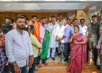 ವಿಟ್ಲ:  ಬಿಜೆಪಿ 11ನೇ ವಾರ್ಡ್ ಅಧ್ಯಕ್ಷ, ಆರ್.ಎಸ್. ಎಸ್. ಮುಖಂಡರ ಹತ್ತಿರದ ಸಂಬಂಧಿ ಸಹಿತ ಹಲವು ಪ್ರಮುಖರು ಕಾಂಗ್ರೆಸ್ ಸೇರ್ಪಡೆ.!!!