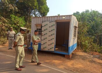 ವಿಟ್ಲ: ಸಾರಡ್ಕ ಚೆಕ್ ಪೋಸ್ಟ್ ಗೆ ಎಸ್.ಪಿ. ಭೇಟಿ : ಪರಿಶೀಲನೆ