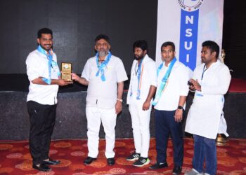 ಎನ್. ಎಸ್.ಯು.ಐ ರಾಜ್ಯ ಸಮಿತಿ ಉಪಾಧ್ಯಕ್ಷ ಫಾರೂಕ್ ಬಾಯಬೆಯವರಿಗೆ “ರಾಜ್ಯದ ಅತ್ಯುತ್ತಮ ಪದಾಧಿಕಾರಿ” ಪ್ರಶಸ್ತಿ ಪ್ರಧಾನ