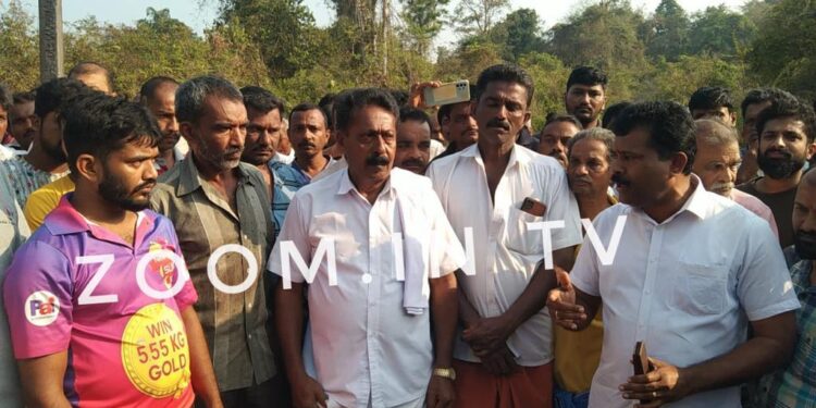 ಕಡಬ : ಆನೆ ದಾಳಿ ಪ್ರಕರಣ : ಅರಣ್ಯಾಧಿಕಾರಿ, ಪೊಲೀಸ್ ಇಲಾಖೆ ವಿರುದ್ಧ ಸ್ಥಳೀಯರ ಆಕ್ರೋಶ : ಸಚಿವರು, ಜಿಲ್ಲಾಧಿಕಾರಿ ಸ್ಥಳಕ್ಕೆ ಬಾರದೆ ಮೃತದೇಹ ತೆಗೆಯಲು ನಿರಾಕರಣೆ