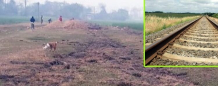 ಕಾಣದಂತೆ ಮಾಯವಾದ ರೈಲ್ವೇ ಟ್ರ್ಯಾಕ್ : ಕಬ್ಬಿಣ ಕದ್ದು ಗುಜರಿಗೆ ಹಾಕಿದ ಕಳ್ಳರು..!!