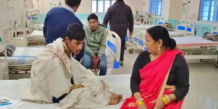 ಪರೀಕ್ಷಾ ಕೇಂದ್ರದಲ್ಲಿ 500 ಹುಡುಗಿಯರ ಮಧ್ಯೆ ಒಬ್ಬನೇ ಹುಡುಗ : ಪ್ರಜ್ಞೆ ತಪ್ಪಿ ಬಿದ್ದ ವಿದ್ಯಾರ್ಥಿ