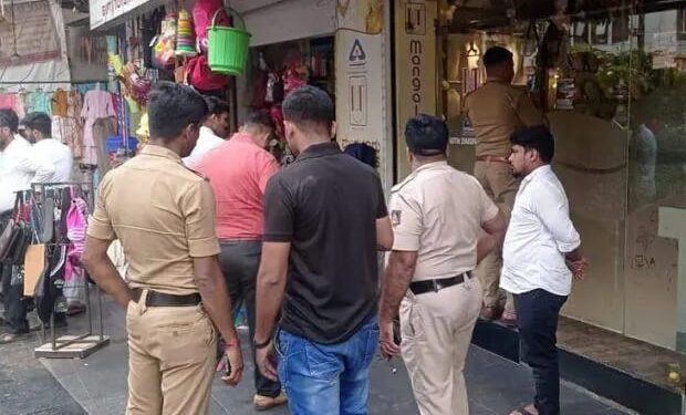 ಮಂಗಳೂರು: ಜ್ಯುವೆಲ್ಲರಿ ಅಂಗಡಿಯಲ್ಲಿ ಚೂರಿ ಇರಿದು ಸಿಬ್ಬಂದಿಯ ಹತ್ಯೆ..!!