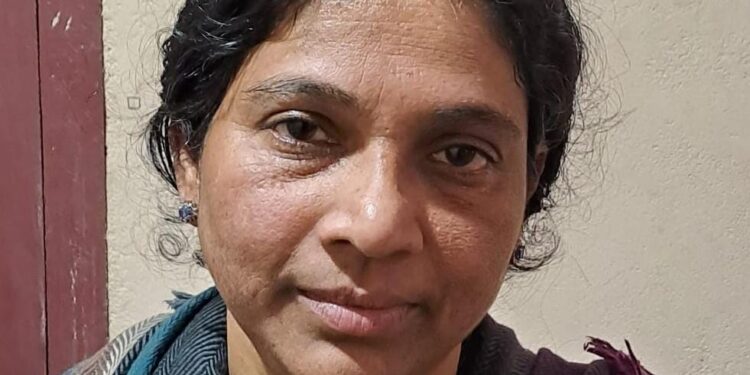 ವಿದೇಶದಲ್ಲಿ ತಲೆಮರೆಸಿಕೊಂಡಿದ್ದ ಮಹಿಳೆಯ ಬಂಧನ : ಕೇರಳದಲ್ಲಿ ವಶಕ್ಕೆ ಪಡೆದ ವಿಟ್ಲ ಪೊಲೀಸರು..!!