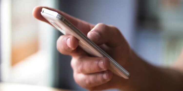 ಕಳುವಾದ/ಕಾಣೆಯಾದ/ ಸುಲಿಗೆಯಾದ ಮೊಬೈಲ್ ಫೋನ್ ಗಳನ್ನು ಬ್ಲಾಕ್ ಮಾಡುವ ವಿಶೇಷ ವ್ಯವಸ್ಥೆ ಜಾರಿ : ಇಲ್ಲಿದೆ ಹೊಸ ವಿಧಾನದ ವಿವರ..: