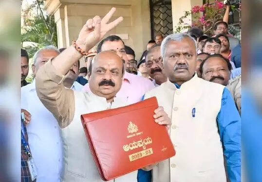 ರಾಜ್ಯ ಬಜೆಟ್ 2023-24: ಇಲ್ಲಿದೆ ಮುಖ್ಯಮಂತ್ರಿ ಬಸವರಾಜ್ ಬೊಮ್ಮಾಯಿ ರವರು ಮಂಡಿಸಿದ ಈ ಬಾರಿಯ ಬಜೆಟ್ ನ ವಿವರ ; ಯಾವ ಇಲಾಖೆಗೆ ಎಷ್ಟು ಕೋಟಿ..!!??