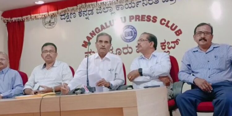 ದ.ಕ. ಜಿಲ್ಲೆಯ 2 ಕ್ಷೇತ್ರಗಳಲ್ಲಿ ಗೌಡ ಸಮುದಾಯದ ಅಭ್ಯರ್ಥಿಗಳಿಗೆ ಅವಕಾಶ ನೀಡಬೇಕು : ಅಸಾಧ್ಯವಾದರೆ ಪುತ್ತೂರು ಕ್ಷೇತ್ರದಲ್ಲಾದರೂ ಅವಕಾಶ ನೀಡಲೇಬೇಕು – ದ.ಕ. ಜಿಲ್ಲಾ ಒಕ್ಕಲಿಗ ಗೌಡರ ಸಂಘದಿಂದ ಆಗ್ರಹ