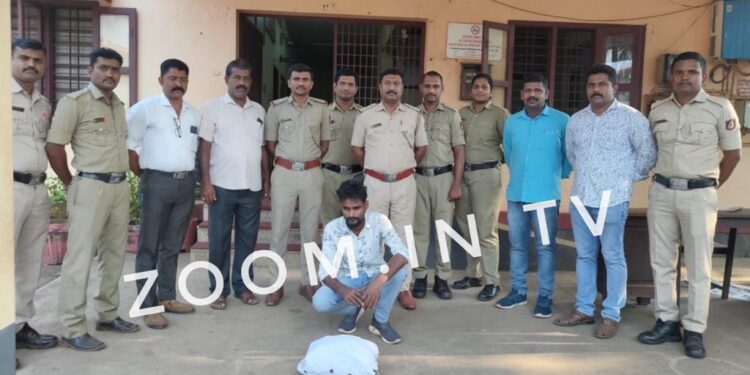 ಪುತ್ತೂರು ನಗರ ಠಾಣಾ ಪೊಲೀಸರ ಕಾರ್ಯಾಚರಣೆ : ಅಕ್ರಮ ಗಾಂಜಾ ಮಾರಾಟ ಮಾಡುತ್ತಿದ್ದ ಆರೋಪಿಯ ಬಂಧನ ; ಸಾವಿರಾರು ರೂ. ಮೌಲ್ಯದ ಗಾಂಜಾ ವಶ