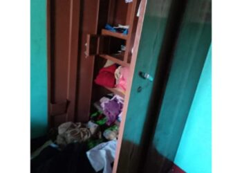 ವಿಟ್ಲ : ಮಗಳನ್ನು ಏರ್‌ಪೋರ್ಟ್‌ಗೆ ಬಿಡಲು ತೆರಳಿದ್ದ ವೇಳೆ ಮನೆಗೆ ನುಗ್ಗಿದ ಖದೀಮರು : ಲಕ್ಷಾಂತರ ರೂ. ಮೌಲ್ಯದ ಚಿನ್ನಾಭರಣ ದೋಚಿ ಪರಾರಿ