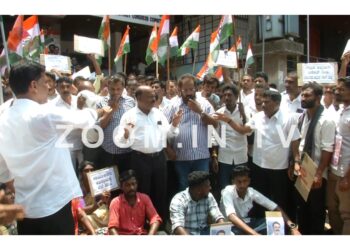 ಸುಳ್ಯ ಕ್ಷೇತ್ರದಲ್ಲಿ ಕೃಷ್ಣಪ್ಪ ಅವರಿಗೆ  ಟಿಕೆಟ್‌ ನೀಡಿದಕ್ಕೆ ಕಾಂಗ್ರೆಸ್ ಕಾರ್ಯಕರ್ತರ ವಿರೋಧ :; ಕಾಂಗ್ರೆಸ್ ಕಚೇರಿ ಮುಂಭಾಗ ಪ್ರತಿಭಟನೆ