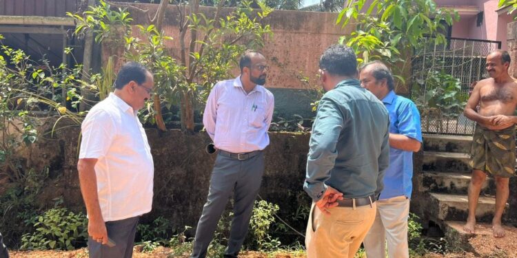 ಸೂತ್ರಬೆಟ್ಟು : ರಸ್ತೆ ನಿರ್ಮಾಣ ಕಾರ್ಯ ಪರಿಶೀಲಿಸಿದ ನಗರಸಭಾ ಅಧ್ಯಕ್ಷರು ಹಾಗೂ ಅಧಿಕಾರಿಗಳು : ಬಹು ವರುಷಗಳ ಬೇಡಿಕೆ ಈಡೇರಿಕೆಗೆ ಸ್ಥಳೀಯರಿಂದ ಮೆಚ್ಚುಗೆ