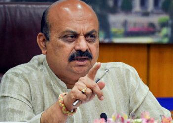 ಸರ್ಕಾರಿ ನೌಕರರ ವೇತನ ಏ.1 ರಿಂದ ಶೇ.17ರಷ್ಟು ಹೆಚ್ಚಳ : ಅಧಿಕೃತ ಆದೇಶ ಹೊರಡಿಸಿದ ಸರ್ಕಾರ : ಸರ್ಕಾರಿ ನೌಕರರ ಮುಷ್ಕರ ವಾಪಾಸ್..!!