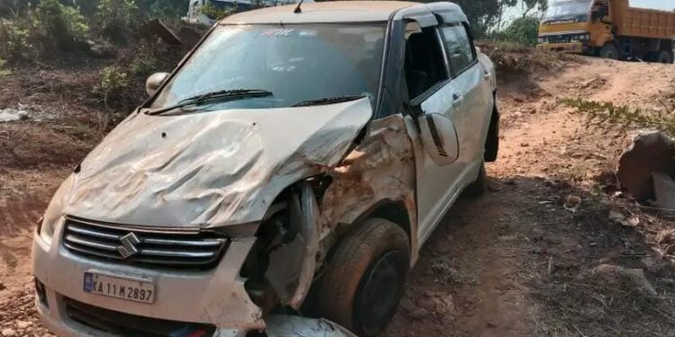 ಕೊಡಾಜೆ : ತಡೆಗೋಡೆಗೆ ಡಿಕ್ಕಿ ಹೊಡೆದ ಕಾರು ; ಇಬ್ಬರಿಗೆ ಗಂಭೀರ ಗಾಯ..!!!