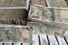 ದಾಖಲೆ ಇಲ್ಲದೆ ಹಣ ಸಾಗಾಟ : 5 ಲಕ್ಷ ರೂ. ಹಾಗೂ ಕಾರು ಜಪ್ತಿ..!!